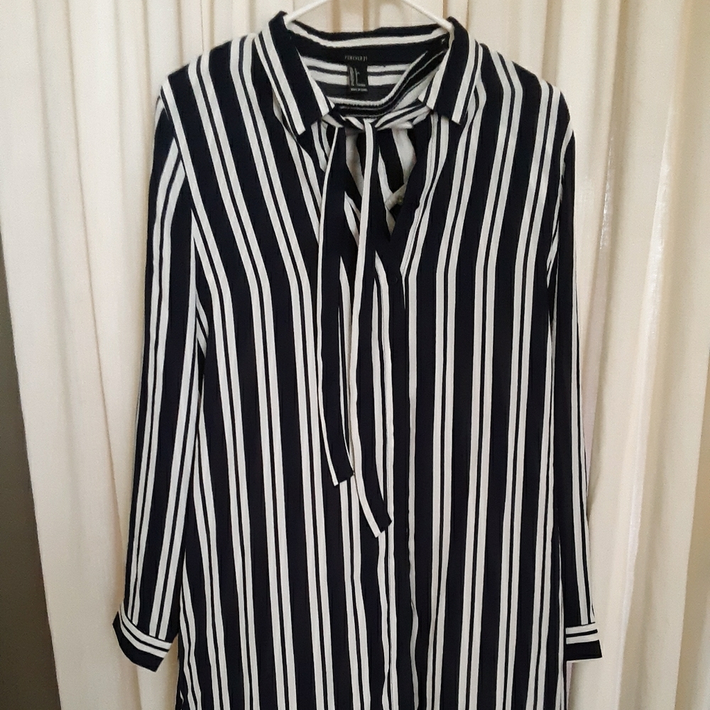 Ladies 2pc shirt & skirt set